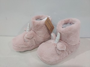 10 X BRAND NEW KIDS SLIPPER UNICORN BOOTS STYLE NAME LOTTIE IN PINK IN SIZE SMALL UK11/12 IN ONE BOX