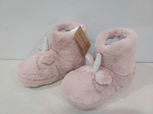 10 X BRAND NEW KIDS SLIPPER UNICORN BOOTS STYLE NAME LOTTIE IN PINK IN SIZE SMALL UK11/12 IN ONE BOX