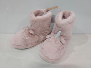 10 X BRAND NEW ADULT'S SLIPPER UNICORN BOOTS STYLE NAME LOTTIE IN PINK IN SIZE XL UK 4/5 IN ONE BOX