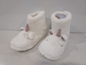 10 X BRAND NEW ADULTS SLIPPER UNICORN BOOTS STYLE NAME LOTTIE IN CREAM IN SIZE XL UK 4/5 IN ONE BOX