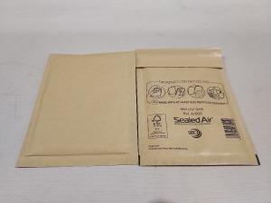 1800 X BRAND NEW SEALED AIR BUBBLE LINED POSTAL BAGS ( 110 X 160 MM ) - IN 18 BOXES