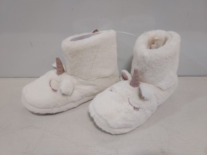 10 X BRAND NEW ADULTS SLIPPER UNICORN BOOTS STYLE NAME LOTTIE IN CREAM IN SIZE XL UK 4/5 IN ONE BOX