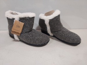 19 X BRAND NEW SLIPPER BOOTS IN GREY / WHITE IN MIXED SIZE'S 6 IN SIZE UK3 AND 7 IN SIZE UK6 AND 2 IN SIZE UK8 AND 4 IN SIZE UK7 AND ONE IN SIZE UK4 IN TWO BOXES