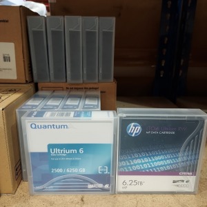 15 X BRAND NEW QUNATUM ULTRIUM 6 DATA CARTRIDGES 2550 / 6250 GB PLUS 1 X HP LT06 ULTRIUM RW MP DATA CARTRIDGE - IN 1 BOX & LOOSE