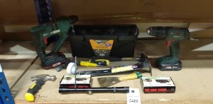 MIXED LOT CONTAINING BOSCH UNIVERSAL IMPACT COMBI DRILL 18V WITH 2AH BATTERY / PARKSIDE PABH 20LI B2 HAMMER DRILL WITH 2AH BATTERY / KING MANN 16'' TOOL BOX CONTAINING VARIOUS HAND TOOLS & BITS IE. HAMMERS, SCREWDRIVERS, TAPES, PRY BAR, ETC