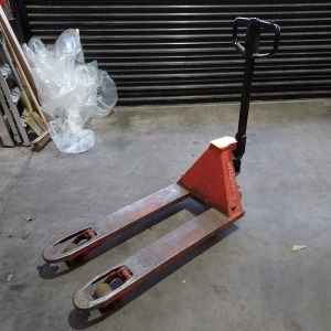 1X BT ROLATRUC 2.5 TONNE PALLET TRUCK