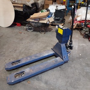 1X 2.5 TONNE PALLET TRUCK WITH BUILT IN WEIGHING SCALE