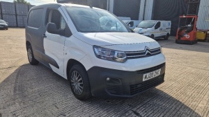 WHITE CITROEN BERLINGO 650 EN-PRISE BHD DIESEL PANEL VAN 1500CC FIRST REGISTERED 30/6/2020 REG: MJ20ZHZ MILEAGE : 51,420 1 KEY V5 MOT AIRCON & CRUISE CONTROL