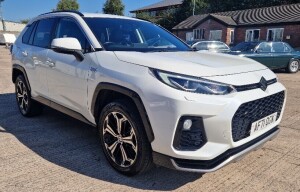 WHITE SUZUKI ACROSS E-FOUR HYBRID ELECTRIC ESTATE 2487CC FIRST REGISTERED 24/11/2021 REG: AF710GK MILEAGE: 73,105 MILES 2 KEYS, HAS V5, MOT NOT REQUIRED UNTIL 24/11/2024 LEATHER HEATED SEATS, CLIMATE CONTROL, CRUISE CONTROL, POWER CLOSE BOOT LID, REVERSE 