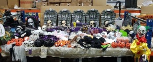 100+ BRAND NEW PREMIER HALLOWEEN MIXED LOT CONTAINING LIGHT UP RIP TOMBSTONES , LED NEON EFFECT TABLE TOP PUMPKIN 25CM , 1.5M BO LIT HANGING GIRL WITH SOUND , HANGING SCREAMING GHOST DECORATION , PUMPKIN CANDLE HOLDERS WITH LED CANDLE LIGHT , BATTERY OPER