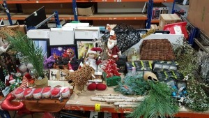 50+ MIXED PREMIER CHRISTMAS LOT CONTAINING 3D WOODEN STYLE ROBIN WITH LED'S , CHRISTMAS SCENE FIRE GUARD , 3D CHRISTMAS PICTURE SCENE , ROTATING WOODEN CHRISMAS CALENDER , BATTERY OPERATED 20 LED WIRE LIGHTS , 50CM WHITE BERRY WREATH'S ETC ON A FULL BAY