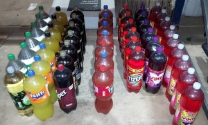 49 X BRAND NEW MIXED SOFT DRINKS LOT CONATINING , TANGO APPLE 2L , SPRITE 2L , FANTA ORANGE 2L , DR PEPPER 2L , D&B 2L , FANTA FRUIT TWIST 2L , BARR TIZER 2L , VIMTO BLACKCURRANT AND VIMTO DISCOVERY 2L