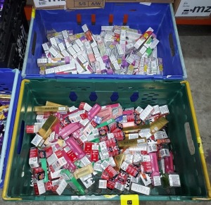 60+ PCS BRAND NEW MIXED VAPE LOT CONTAINING , MOJA BARS FLAVOURS - ENERGY ICE , WATERMELON ICE , SOUR BLUE RAZZ , STRAWBERRY KIWI ETC, IVG STRAWBERRY WATERMELON VAPES , DAINTYS ELIQUID ALL MIXED FLAVOURS ,ETC , ALL IN 2 TRAYS