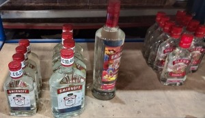 9 X BRAND NEW MIXED VODKA LOT CONTAINING , SMIRNOFF NO.21 VODKA 35CL AND 20CL , SMIRNOFF SPICY TAMARIND VODKA 70CL