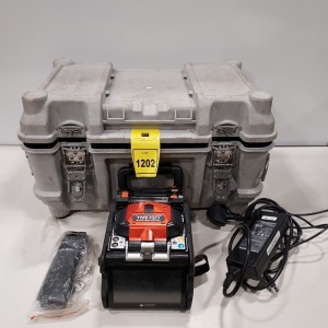 1 X SUMITOMO ELECTRIC TYPE - 72 C + HD CORE ALIGNING OPTICAL FIBRE FUSION SPLICER - WITH BATTERY AND CARRY CASE - NO CHARGER MANUFACTURE DATE : 05.2022 SERIAL NUMBER : 234928719085