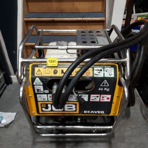 1 X JCB BEAVER HYDRAULIC POWER PACK - HONDA GX240 ENGINE - YEAR OF MANUF -09/2021 - 66KG S/N : BO202788 - INCLUDES 2 HYRAULIC HOSES