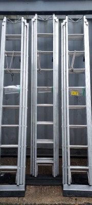 1 X LYTE 5B TRIPLE EXTENSION ALUMINIUM SILVER LADDERS - 2.5 - 5.96 METERS - ROLE RUNG SUPPORT AND LASHING ROPE - ALSO TO INCLUDE ANTISLIP LADDER STOPS