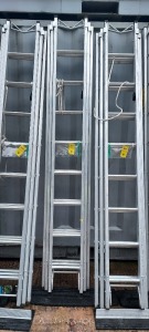 1 X LYTE 5B TRIPLE EXTENSION ALLUMINIUM SILVER LADDERS - 2.5 - 5.96 METERS - ROLE RUNG SUPPORT AND LASHING ROPE - ALSO TO INLCUDE ANTISLIP LADDER STOPS