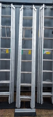 1 X LYTE 5B TRIPLE EXTENSION ALUMINIUM SILVER LADDERS - 2.5 - 5.96 METERS - ROLE RUNG SUPPORT AND LASHING ROPE - ALSO TO INCLUDE ANTISLIP LADDER STOPS