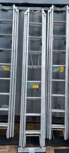 1 X LYTE 5B TRIPLE EXTENSION ALLUMINIUM SILVER LADDERS - 2.5 - 5.96 METERS - ROLE RUNG SUPPORT AND LASHING ROPE - ALSO TO INLCUDE ANTISLIP LADDER STOPS