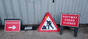 10 X TRIANGULAR MEN AT WORK ROAD SIGNS 10 X PEDESTRIAN RIGHT/LEFT ARROW ROAD SIGNS 10 X END ROAD SIGNS 1 X FOOTWAY AHEAD CLOSED ROAD SIGN - ALL PLASTIC BACKS