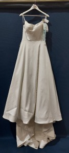 1 X BRAND NEW MORI LEE BRIDAL DRESS IN IVORY , STYLE - 5950 , SIZE - UK 14 , RRP - £400