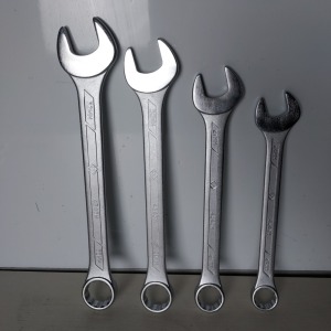 SELECTION OF BRAND NEW C.K METRIC CHROME VANADIUM SPANNERS TO INCLUDE 18 X 32 MM / 16 X 30 MM / 19 X 27 MM/ 18 X 24 MM IN 4 BOXES