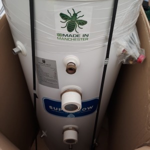 1 X BRAND NEW WORLD HEAT CYLINDERS UNVENTED WATER HEATER TANK ( 180SDSSFLOW ) / 180 LITRE CAPACITY / 3 BAR WORKING PRESSURE ( DATE OF MANUFACTURE : 03/2021)