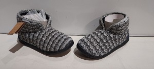 50 X BRAND NEW DUNLOP MULTI GREY SLIPPERS IN SIZE 8