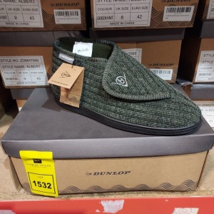 27 X BRAND NEW DUNLOP MEN'S ADUSTABLE TOUCH FASTENING ORTHOPAEDIC BOOT SLIPPER'S ALL IN STYLE NAME ALBERT IN MIXED COLOUR I.E GREEN KNIT , BROWN PLAID, NAVY FELT IN MIXED SIZE'S UK 7 , UK 8 , ON A FULL SHELF