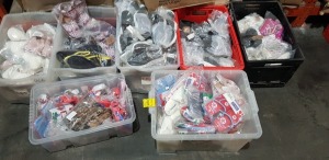 100 X BRAND NEW MIXED SLIPPERS LOT TO INCLUDE DUNLOP TRAINERS - UNICORN SLIPPERS - BATMAN SLIPPERS - CAMO SANDALS - KIDS SANDLAS - KIDS SLIPPERS ETC ALL IN VARIOUS SIZES