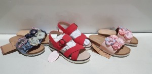 50 X BRAND NEW MIXED SLIPPERS LOT TO INCLUDE ALL ABOUT STYLE SANDALS - DUNLOP FLOWER SANDALS ALL IN VARIOUS SIZES