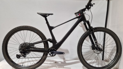 SCOTT BIKE SPARK 940 (EU) MODEL: 286287 SIZE: L ORIG RRP: £3799 SPARK CARBON HMF-ALLOY FRAME ROCKSHOX PIKE RL3 130MM FORK RS DELUXE SELECT RL3, 120MM, TWINLOC SRAM NX EAGLE 12 SPEED SHIMANO DISC BRAKES SCHWALBE WICKED WILL TIRES SEE ALL IMAGES FOR DETAIL