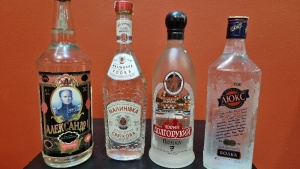 4 X VARIOUS BOTTLE OF IMPORTED VODKA TO INCLUDE, AAEKCAHAPI, MAANHIBKA, AONROPYKNN, AIOKC, SEE PHOTOS FOR FULL DETAILS