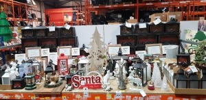 75 X PIECE BRAND NEW MIXED PREMIER CHRISTMAS LOT TO INCLUDE LED FIREPLACES - WOODEN TREE - ACRYLIC TREES - LANTERNS - MIRRORED LANTERNS SANTA STOP HERE SIGN - CANDY SHOP SNOW GLOBE ETC