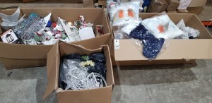 LARGE AMOUNT OF MIXED CHRISTMAS LOT CONTAINING, ROBIN RED BREAST CUSHION, 30CM NEON RAINBOW LIGHT, CHRISTMAS STOCKINGS, 30CM LITE GLASS TREE, 28CM LANTERNS WITH STRING LIGHTS, VARIOUS CHRISTMAS BAUBLES, LED 3D CHRISTMAS STAR, CHRISTMAS TREE TOPPERS ETC IN