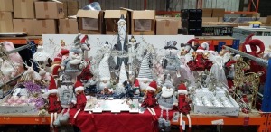 75 X PIECE BRAND NEW MIXED PREMIER CHRISTMAS LOT TO INCLUDE 56CM SNOWMAN - 56CM SANTA - SITTING DOWN SANTA- LUXURY BAUBLES - 56CM CHRISTMAS MOUSE - REINDEERS - ANGELS ETC