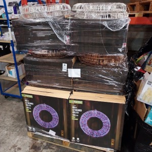 LARGE AMOUNT OF 60CM LIT BEADED WREATHS 1200 LEDS IN MIXED COLOURS ON ONE FULL PALLET (NOTE CUSTOMER RETURNS)