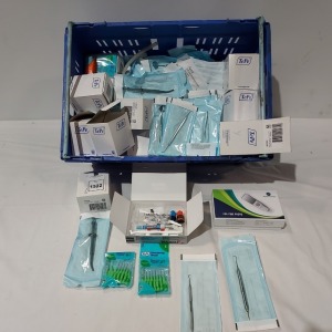 TRAY OF MIXED DENTISTRY PRODUCTS TO INC - STAINLESS STEEL UTENSILS, FOG FREE PHOTO DEVICE, TEPE ETC