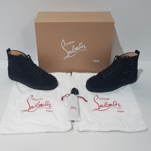 1 X WOMENS SHOES WITH A SPIKED DETAIL IN BLACK IN SIZE EU 40 / UK 7,CHRISTIAN LOUBOUTIN BRANDED, IN BOX (P)