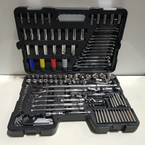 LOT CONTAINING HALFORDS ADVANCED TOOL KIT(P)