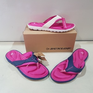 24 X BRAND NEW BOXED/FACTORY SEALED LADIES DUNLOP FLIP FLOPS, 12 IN WHITE/FUCHSIA IN SIZE 7/40 AND 12 IN NAVY/FUCHSIA IN SIZE 8/41