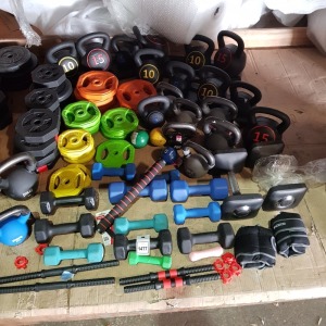 60 X PIECE BRAND NEW MIXED LOT TO INCLUDE EVERLAST 12KG - 6KG - 4KG KETTLE BELLS - VARIOUS KG WEIGHT PLATES IN 1.25KG - 2.5KG - 5KG ETC - 10 AND 15KG UNBRANDED KETTLE BELLS - 13.6 KG DUMBELLS ETC