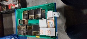 30 X PIECE MIXED LOT TO INCLUDE TIMBER FIX HIGH PERFORMANCE SCREWS IN VARIOUS SIZES - TAPPERMAN WOOD SCREWS IN VARIOUS SIZES ETC