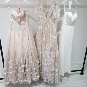 3 X PIECE BRAND NEW MIXED WEDDING DRESS LOT TO INCLUDE 1 X GEORGIA BRIDAL BIRDIE IVORY DRESS NO SIZE £495 1 X CHARLOTTE BRIDAL DOROTHEA IV/MOC COLOUR DRESS SIZE 10 £950 - 1 X CHARLOTTE BRIDAL IV/MOC COLOUR DRESS SIZE 8 *** NOTE: ASSETS LOCATED IN BLACKBU