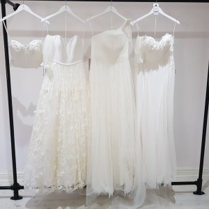 3 X PIECE BRAND NEW MIXED CHARLOTTE BRIDAL WEDDING DRESS LOT TO INCLUDE 1 X RAYNE IVORY DRESS £795 - 1 X OLIVE IVORY DRESS £725 1 X FIG IVORY DRESS £695 - ALL SIZE 10 *** NOTE: ASSETS LOCATED IN BLACKBURN - COLLECT IN PERSON ONLY - BOOK SEPARATE COLLECTIO