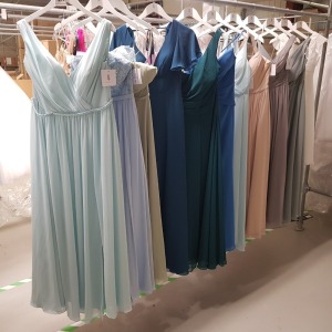 10 X PIECE BRAND NEW MIXED LINZI JAY BRIDESMAID DRESS LOT TO INCLUDE 1X HUNTER DRESS - 1 X OCEAN BLUE DRESS - 1 X PLATINUM DRESS -1 X IVORY DRESS 1 X MOCHA DRESS ALL IN VARIOUS SIZES TOTAL RRP £800+ *** NOTE: ASSETS LOCATED IN BLACKBURN - COLLECT IN PER