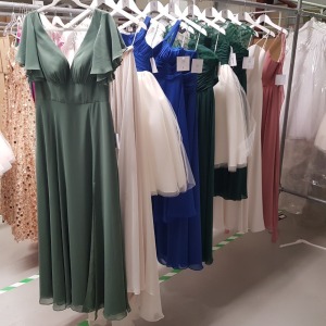 10 X PIECE BRAND NEW MIXED LINZI JAY CHIFFON DRESS LOT TO INCLUDE BLUE AND WHITE CHIFFON DRESS - BLUE CHIFFON DRESS - GREEN CHIFFON DRESS GREEN AND WHITE CHIFFON DRESS ETC IN SIZES 8-10-14 TOTAL RRP £800 + *** NOTE: ASSETS LOCATED IN BLACKBURN - COLLECT I