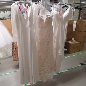 3 X PIECE BRAND NEW MIXED WEDDING DRESS LOT TO INCLUDE 1X GEORGIA BRIDAL DALLAS IVORY DRESS IN SIZE 10 RRP£1795 - 1X LINZI JAY DELIA IVORY DRESS IN SIZE 10 RRP£1895 - 1X GEORGIA BRIDAL BEA IVORY DRESS IN SIZE 10 *** NOTE: ASSETS LOCATED IN BLACKBURN - COL