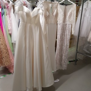 3 X PIECE BRAND NEW MIXED WEDDING DRESS LOT TO INCLUDE 1 X GEORGIA BRIDAL DOLCE IVORY DRESS SIZE 10 RRP £2095 - 1 X GEORGIA BRIDAL DREAM IVORY DRESS SIZE 10 RRP £1595 - 1X GEORGIA BRIDAL DANIELLE IVORY DRESS SIZE 10 RRP £1895 *** NOTE: ASSETS LOCATED IN B